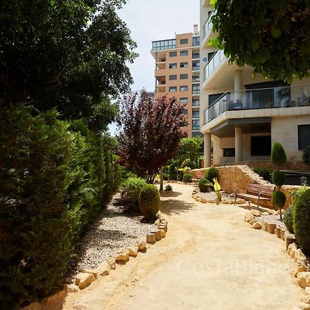 Luxurious, Newly-Renovated Large 2-Bedroom Condo By The Beach Benidorm Luaran gambar