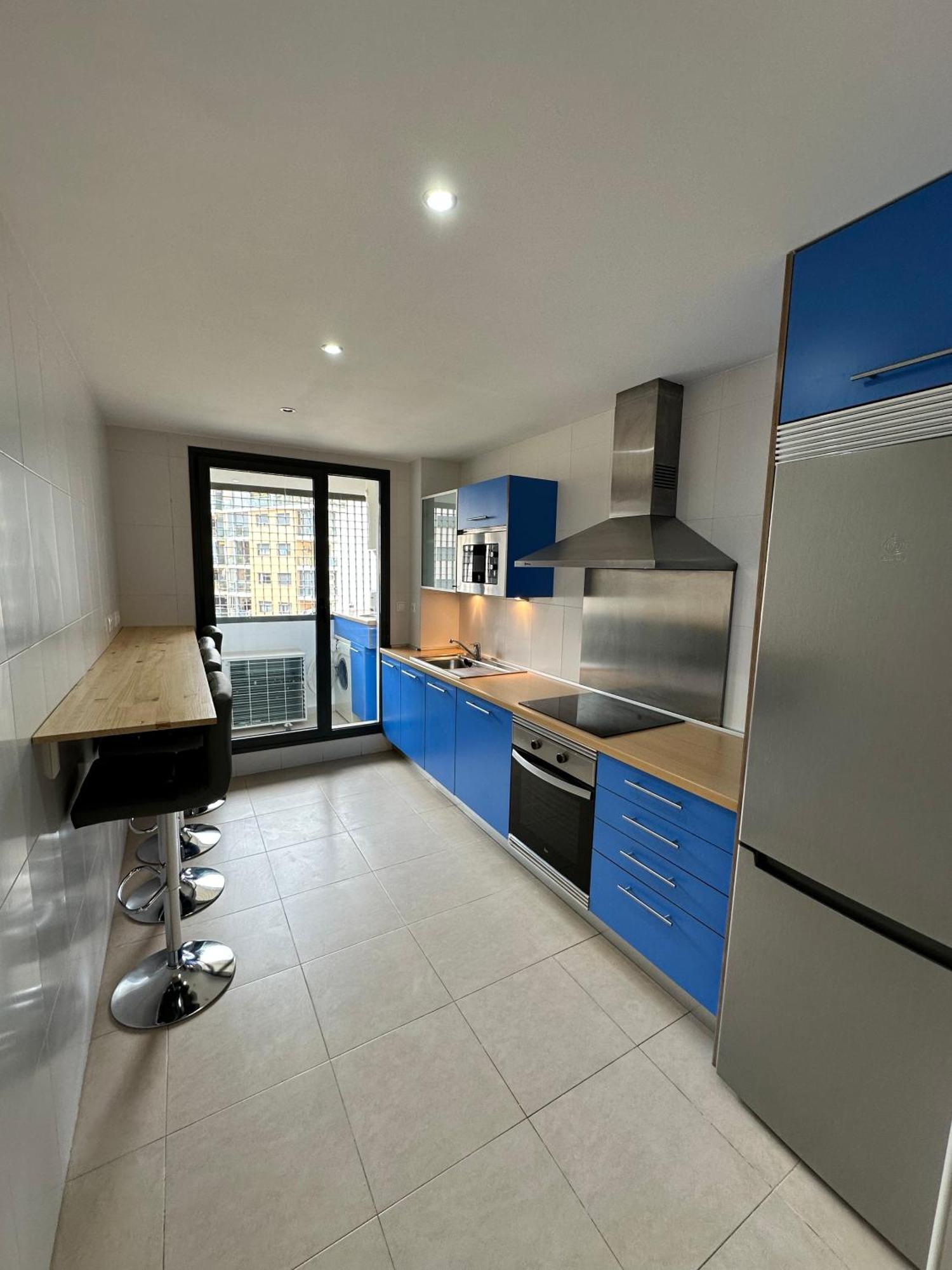 Luxurious, Newly-Renovated Large 2-Bedroom Condo By The Beach Benidorm Luaran gambar